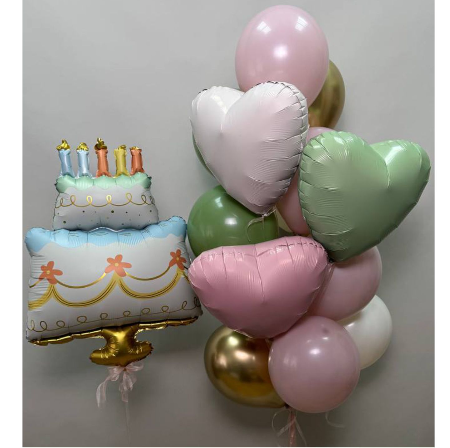 Сeт 19 С тортом. Все шары наполнены гелием.